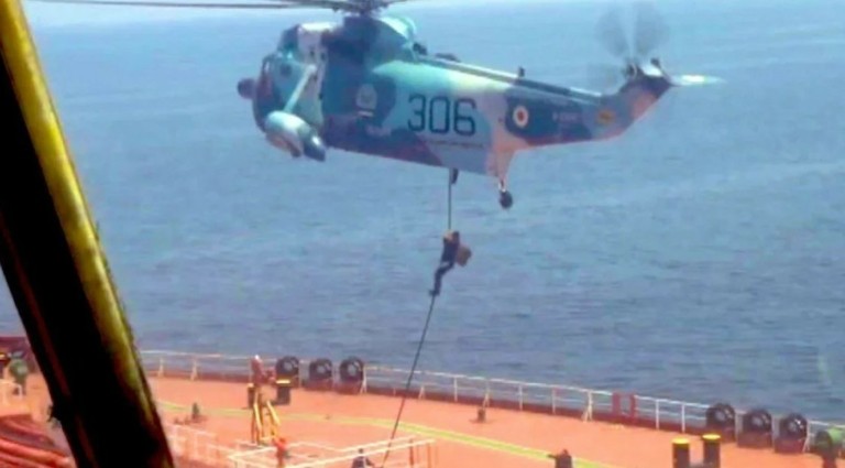 Ασφαλή και τα 19 μέλη του πληρώματος του St. Nikolas – Το ελληνόκτητο πλοίο παραμένει στα «χέρια» του Ιράν