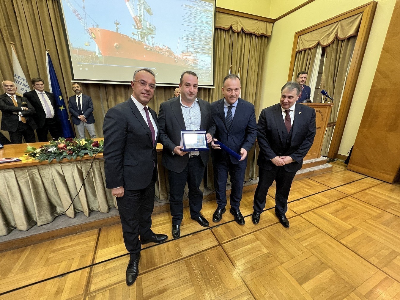 Χάρης Βαφειάς: Το DNA μας είναι αλμυρό – Θα νικήσουμε την Κίνα, τον μεγαλύτερο ανταγωνιστή μας στη Ναυτιλία (pics)