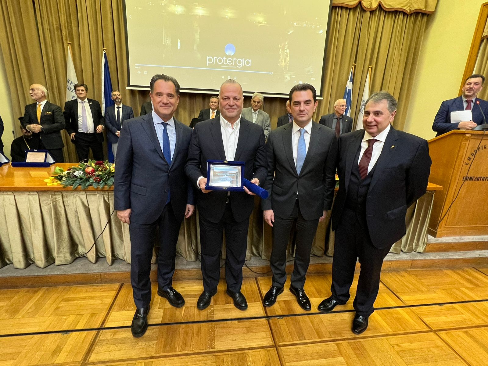 Ευάγγελος Μυτιληναίος: «Βραβεύομαι, ενώ θεωρώ ότι κάνω το καθήκον μου» (pics)