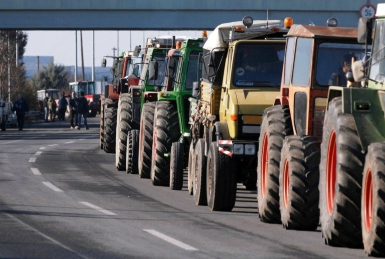 Οι αγρότες κλείνουν επ’ αόριστον από σήμερα την ΕΟ Θεσσαλονίκης – Μουδανιών