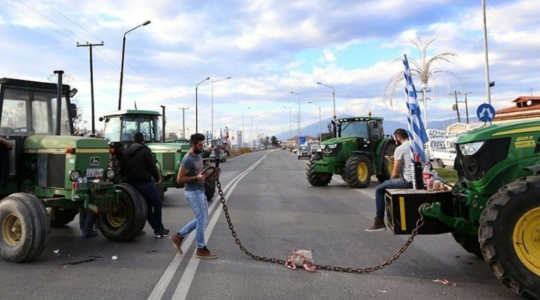 Νέες κινητοποιήσεις από τους αγρότες – Συμπλοκή χθες με αστυνομικές δυνάμεις στην Καρδίτσα