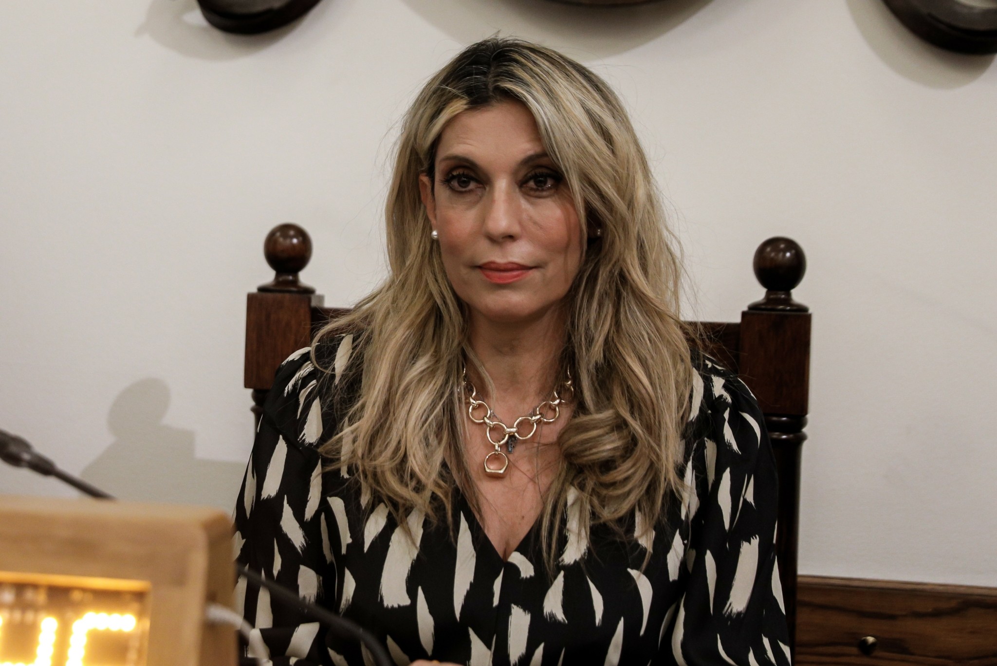 Ομόφυλα ζευγάρια: Θα καταψηφίσει τη ρύθμιση για τον γάμο η Άννα Καραμανλή (vid)