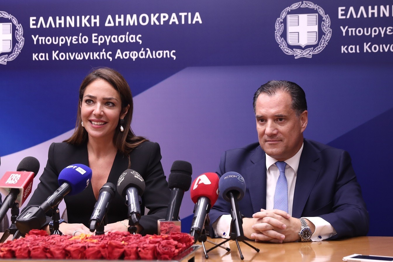 Η Μιχαηλίδου παρέλαβε το υπ. Εργασίας: Στόχος οι περισσότερες, καλύτερες και πιο καλοπληρωμένες δουλειές