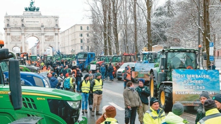 Γερμανία: Συνεχίζονται οι αγροτικές κινητοποιήσεις – Στον δρόμο και οι οδηγοί φορτηγών