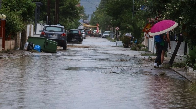Νέο κύμα κακοκαιρίας με βροχές και ισχυρές καταιγίδες – Πού θα χιονίσει (χάρτης +tweet)