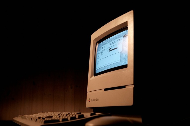 Το Macintosh της Apple γίνεται 40 ετών – H πρώτη διαφήμιση στο Super Bowl (vid)