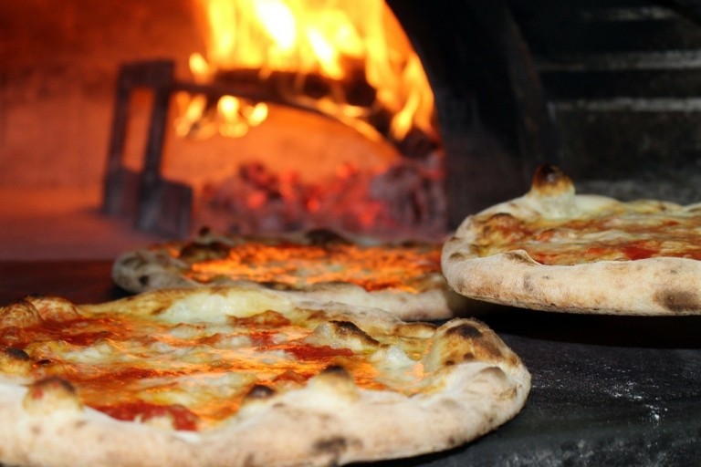 Πώς ο ανανάς δίχασε ένα ολόκληρο έθνος – Γιατί οι Ιταλοί δεν τον θέλουν στην πίτσα