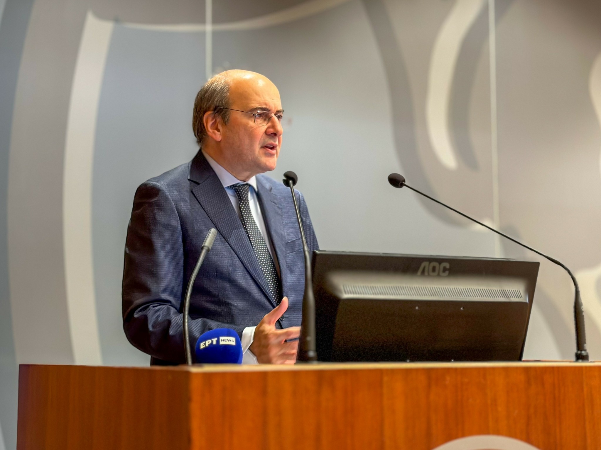 Χατζηδάκης: Πώς η εκπαίδευση σε θέματα οικονομίας μπορεί να γίνει σημαντικός σύμμαχος των πολιτών