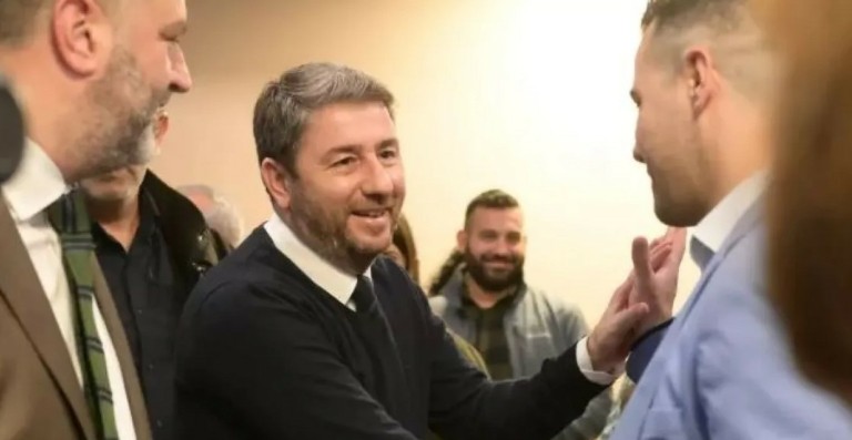 Ανδρουλάκης: Ως πότε θα βαφτίζουμε ανάπτυξη τον αφελληνισμό της ελληνικής οικονομίας;