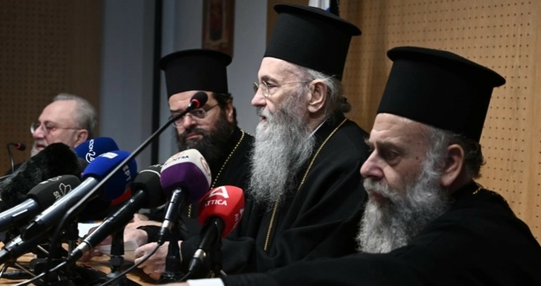 Ιερά Σύνοδος: Είπε όχι για τα ομόφυλα ζευγάρια, αλλά απέρριψε και τις λαοσυνάξεις – Το παρασκήνιο της συνεδρίασης