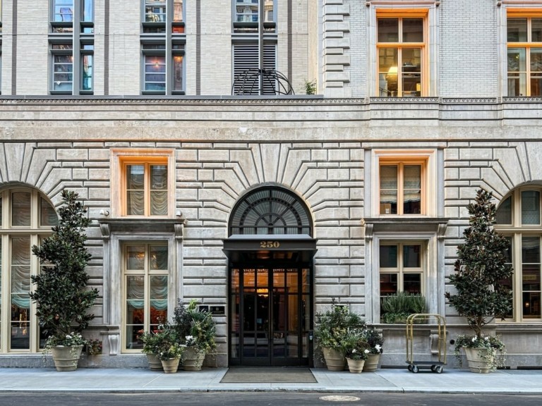 Το νέο ξενοδοχείο της Νέας Υόρκης που ανεβάζει τον πήχη της απόλαυσης