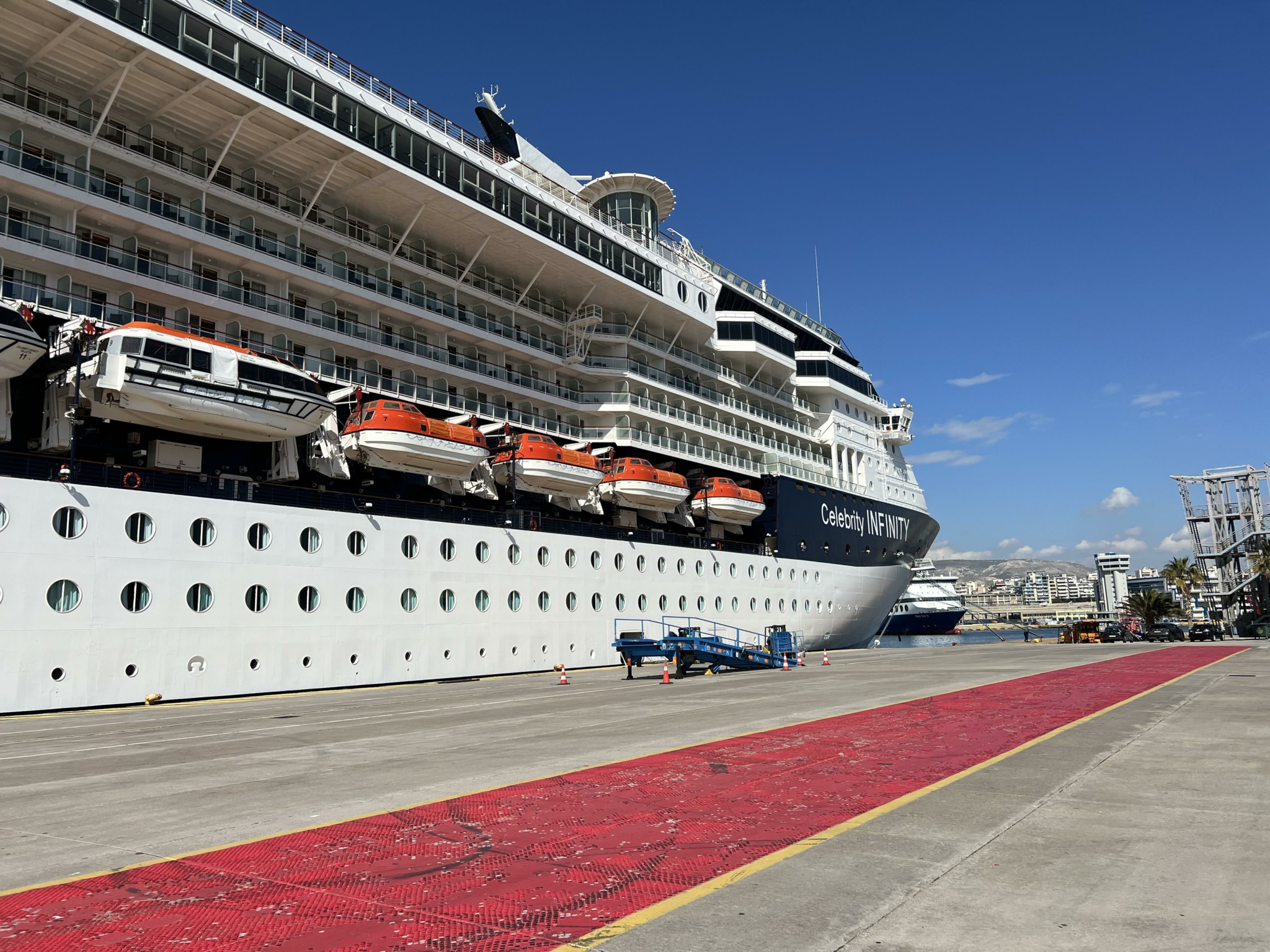 Celebrity Cruises: Κάνει homeporting στον Πειραιά για το 2024 με το Celebrity Infinity (pics)