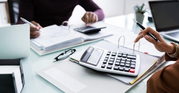 Νέο φορολογικό νομοσχέδιο: Ποιοι γλιτώνουν ΕΝΦΙΑ και φόρους από το 2026 | Ειδήσεις για την Οικονομία