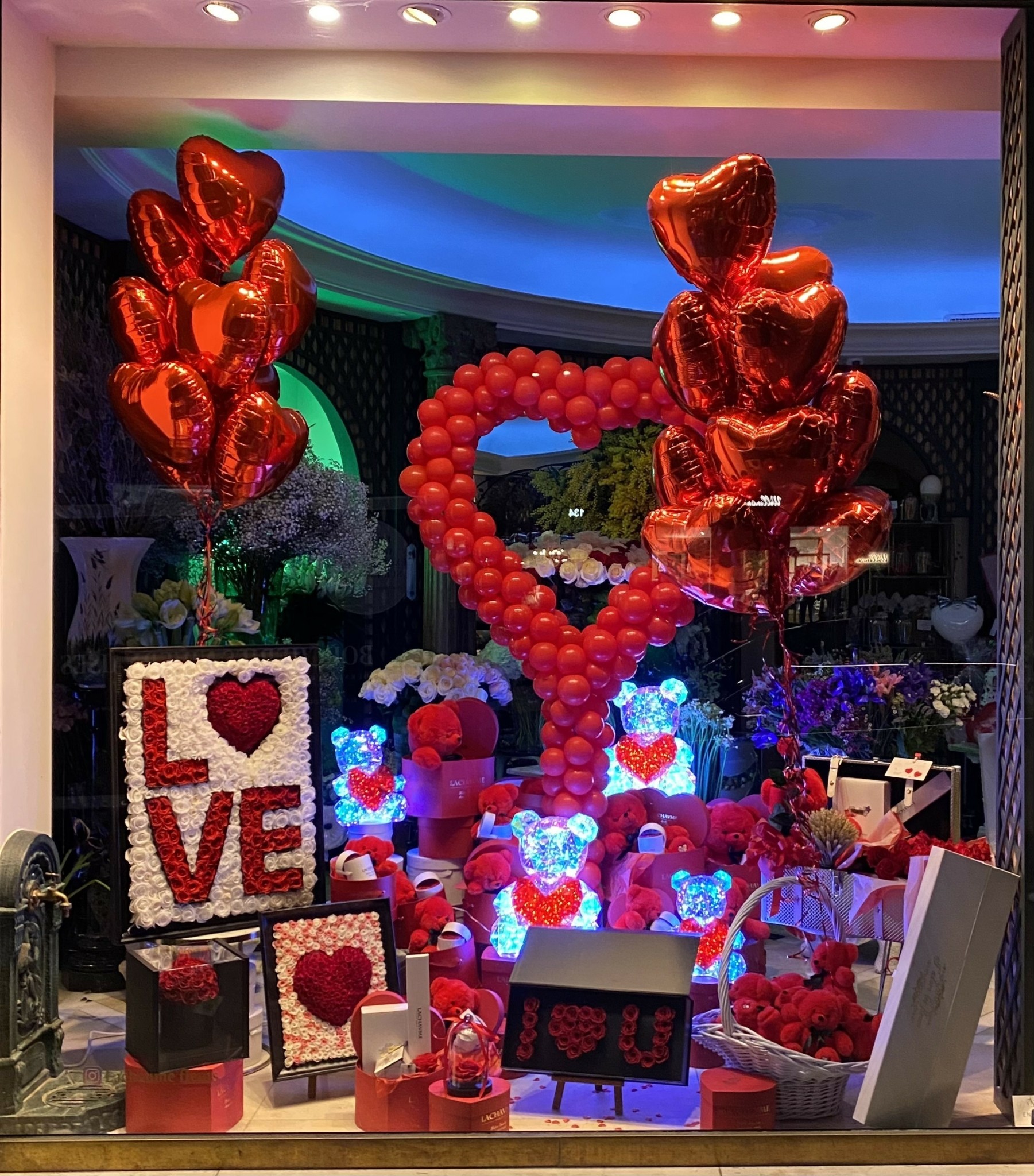 Το αγαπημένο ανθοπωλείο της Παρισινής ελίτ