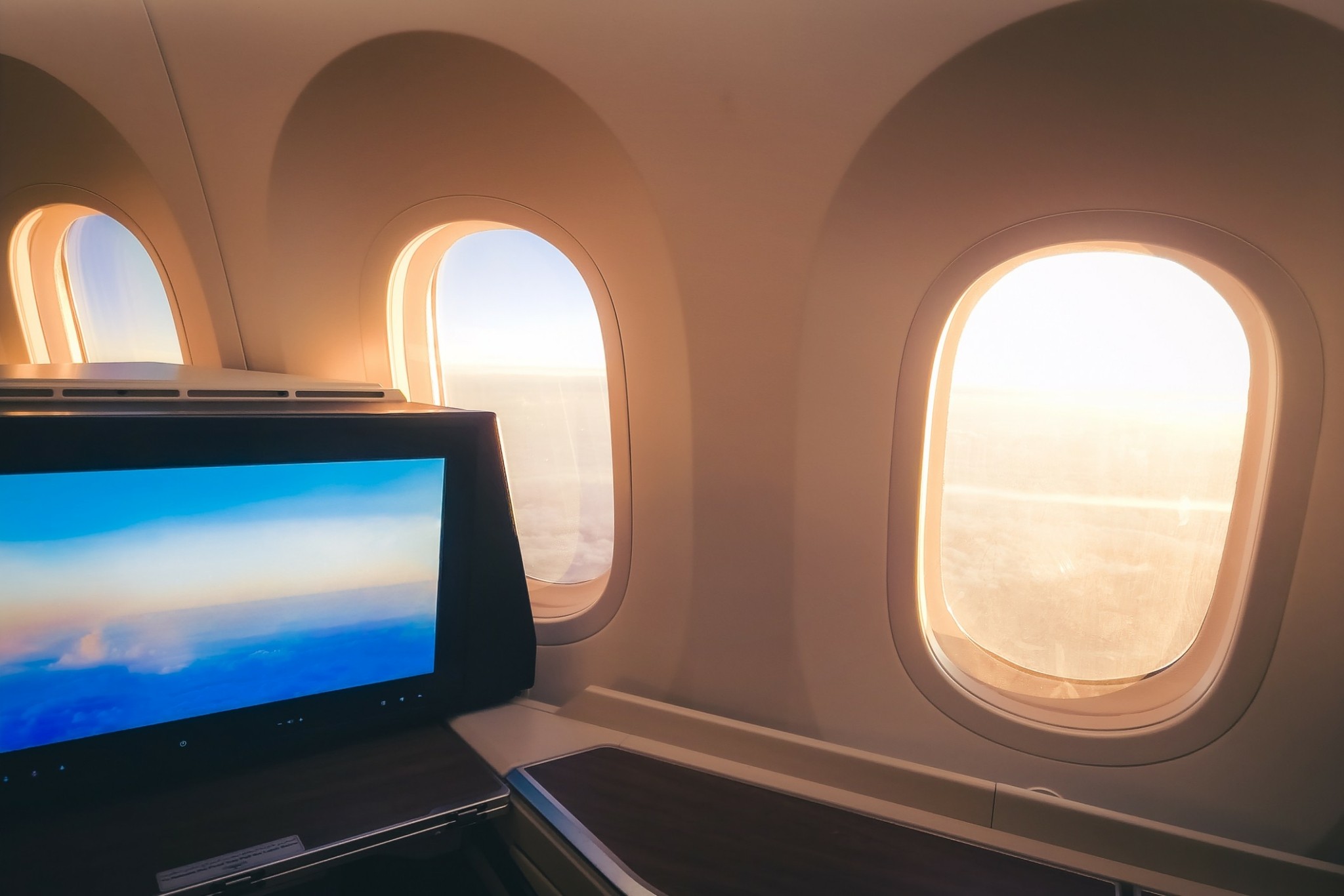 Βελιγράδι: Αεροσκάφος ελληνικής εταιρείας με 106 επιβαίνοντες χτύπησε συστήματα προσγείωσης (tweets)