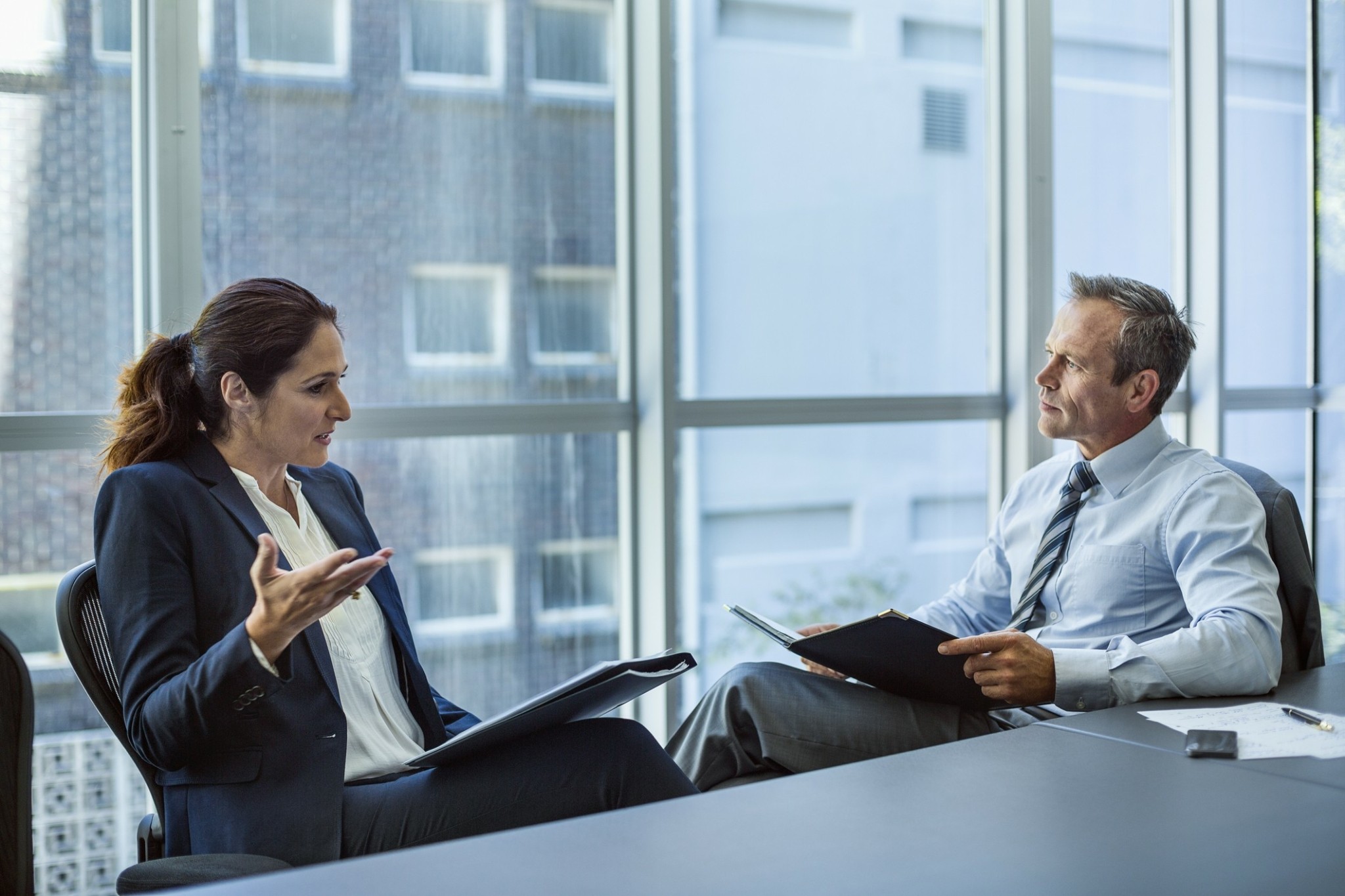 H νευροεπιστήμη πίσω από τις διαπραγματεύσεις