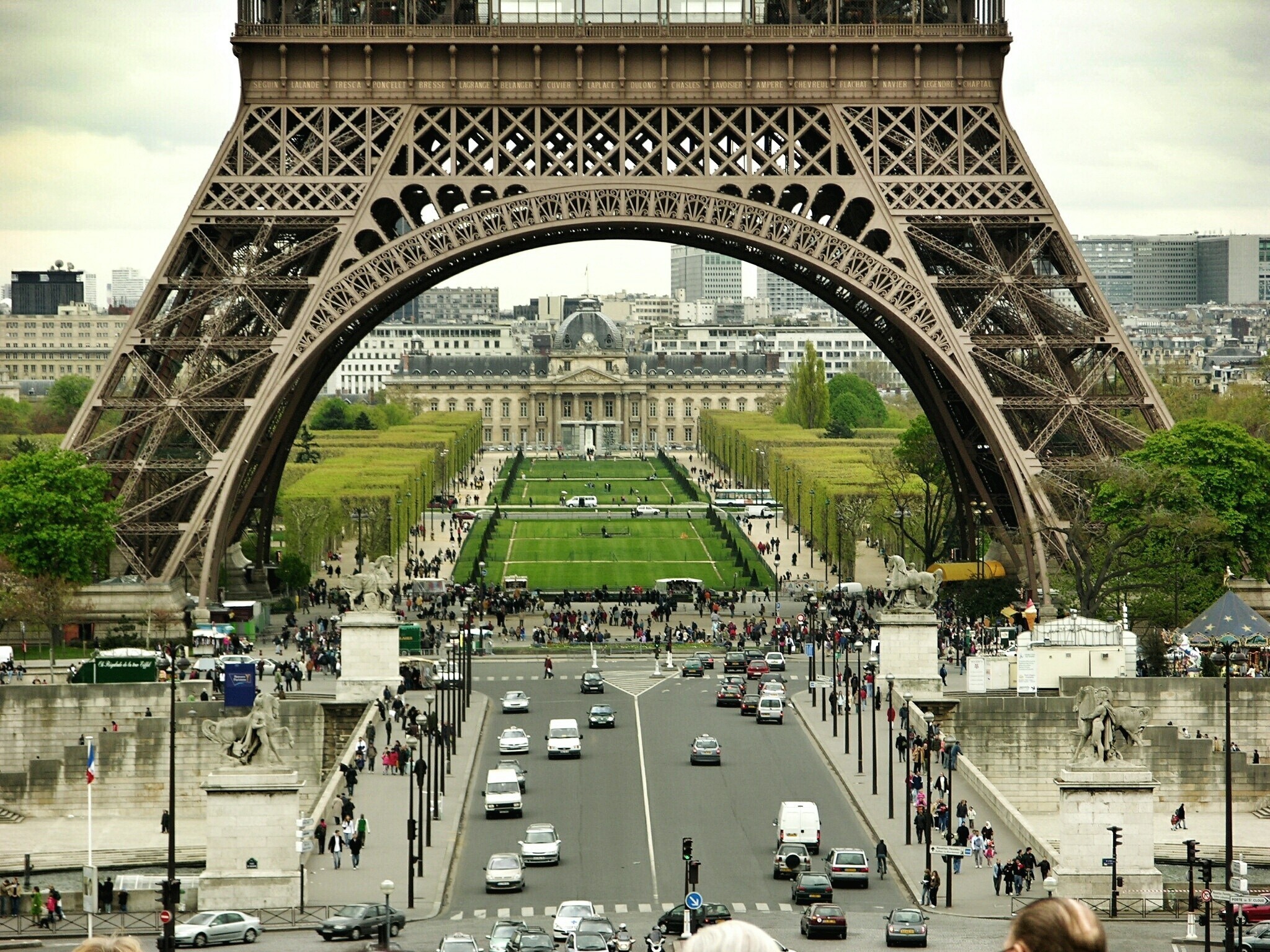 Πύργος του Άιφελ: Ανοίγει ξανά μετά από πέντε ημέρες