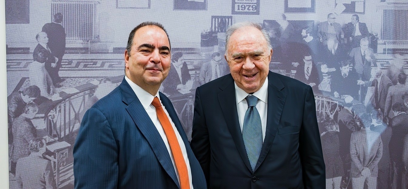 Σε αγορά 400.000 μετοχών της Intralot προχώρησε ο Σωκράτης Κόκκαλης