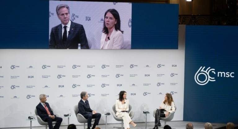 Διάσκεψη Μονάχου: Υπέρ της λύσης των δύο κρατών για Ισραήλ και Γάζα οι Μπλίνκεν και Μπέρμποκ