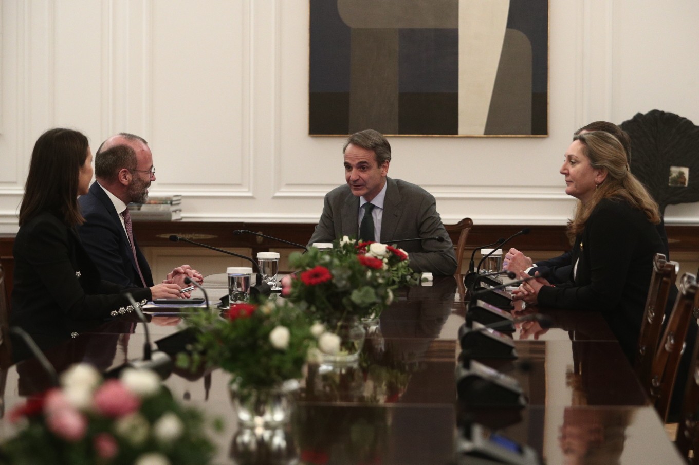 Συνάντηση Μητσοτάκη – Βέμπερ: Στο επίκεντρο η στρατηγική του Ευρωπαϊκού Λαϊκού Κόμματος ενόψει ευρωεκλογών