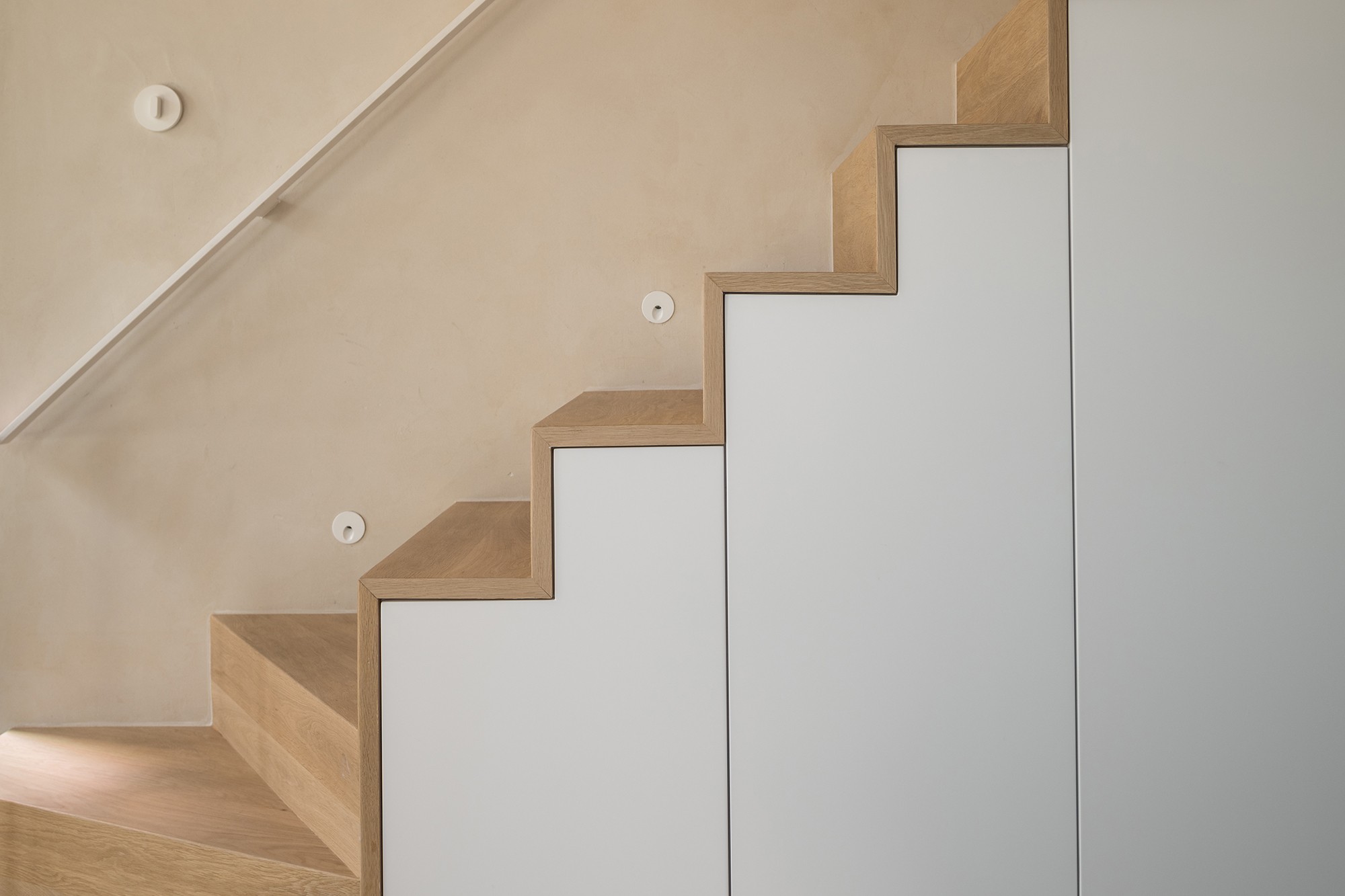 Πώς μια αποθήκη 35 τ.μ. του 1920 μετατράπηκε σε μια μοντέρνα κατοικία