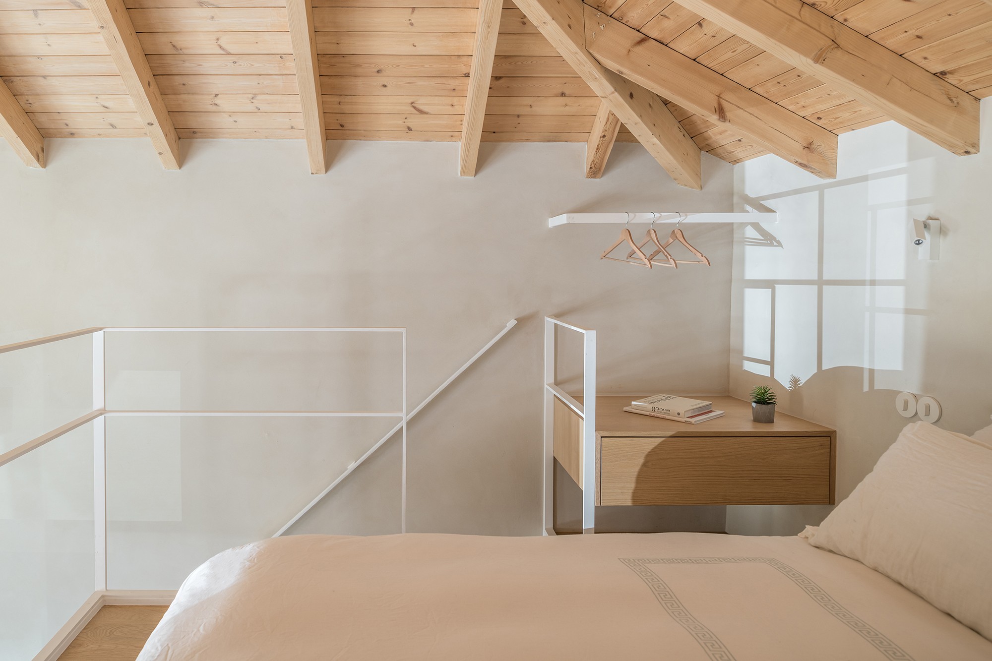 Πώς μια αποθήκη 35 τ.μ. του 1920 μετατράπηκε σε μια μοντέρνα κατοικία