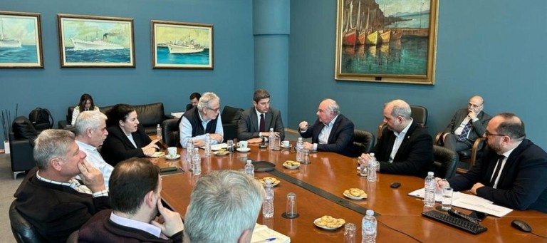 Σύσκεψη Στυλιανίδη – Επιμελητηρίων Κρήτης για το μεταφορικό ισοδύναμο