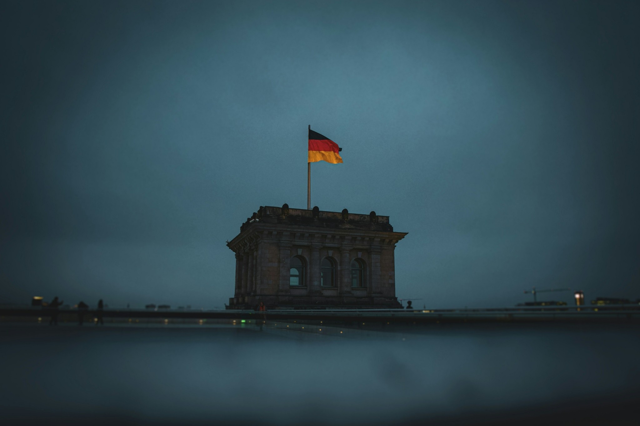 «Μαύρες» προβλέψεις για τη γερμανική οικονομία – Θα παραμείνει ο ασθενής της Ευρώπης και το 2024 (tweet)