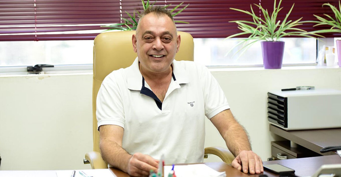 Μάνδρα: Εκτέλεσαν τον επιχειρηματία Χρήστο Γιαλιά με καλάσνικοφ – Βρέθηκε απανθρακωμένος στο όχημά του (upd)