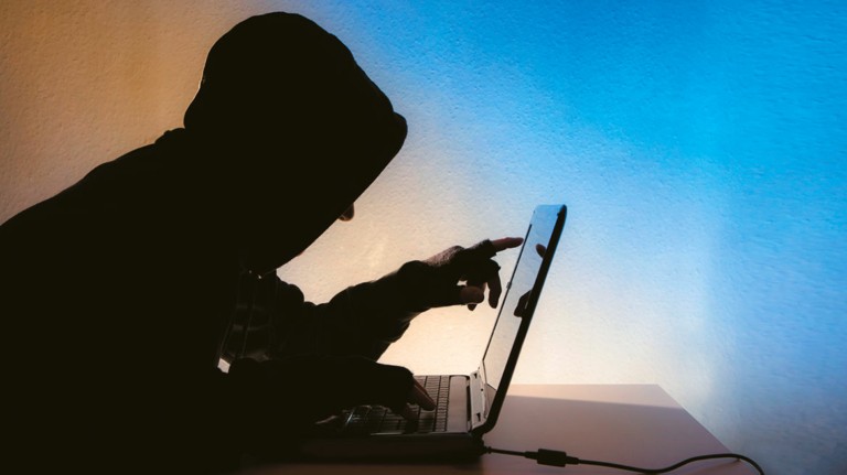 Νέα μορφή απάτης: Ρομαντικές σχέσεις, ψεύτικες κληρώσεις και επενδυτικές προτάσεις μέσω email