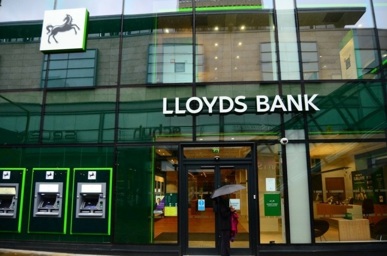 Lloyds: Η αύξηση 57% στα ετήσια κέρδη ξεπέρασε όλες τις εκτιμήσεις