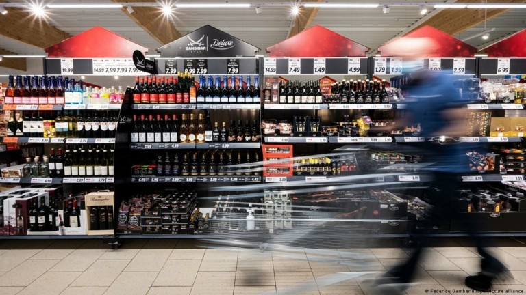 Σανίδα σωτηρίας οι καταναλωτές για την ανάπτυξη στην Ανατολική Ευρώπη (γραφήματα)