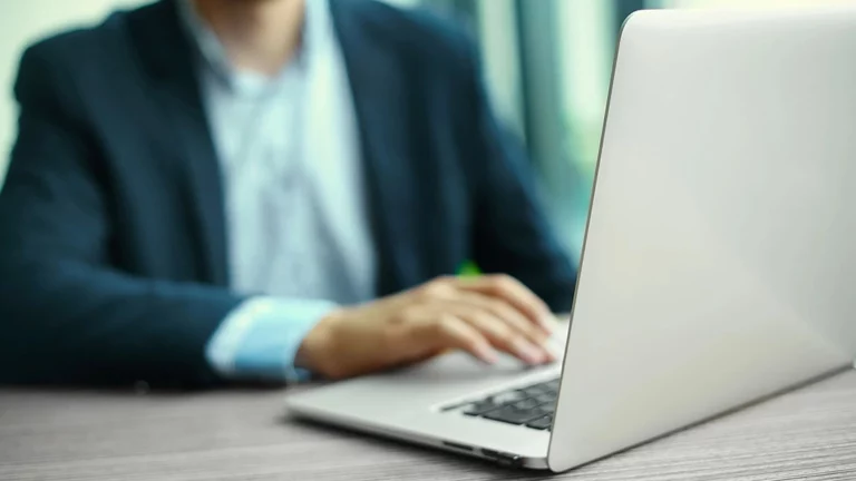 Φορολογικές δηλώσεις 2024: Oλες οι αλλαγές στο έντυπο Ε3 των επαγγελματιών