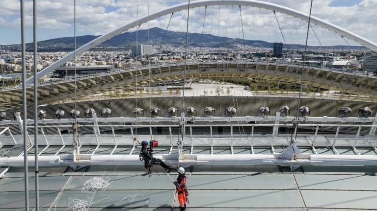 TEE: Ασφαλές το ΟΑΚΑ χωρίς τα πολυκαρβονικά φύλλα του στεγάστρου Καλατράβα