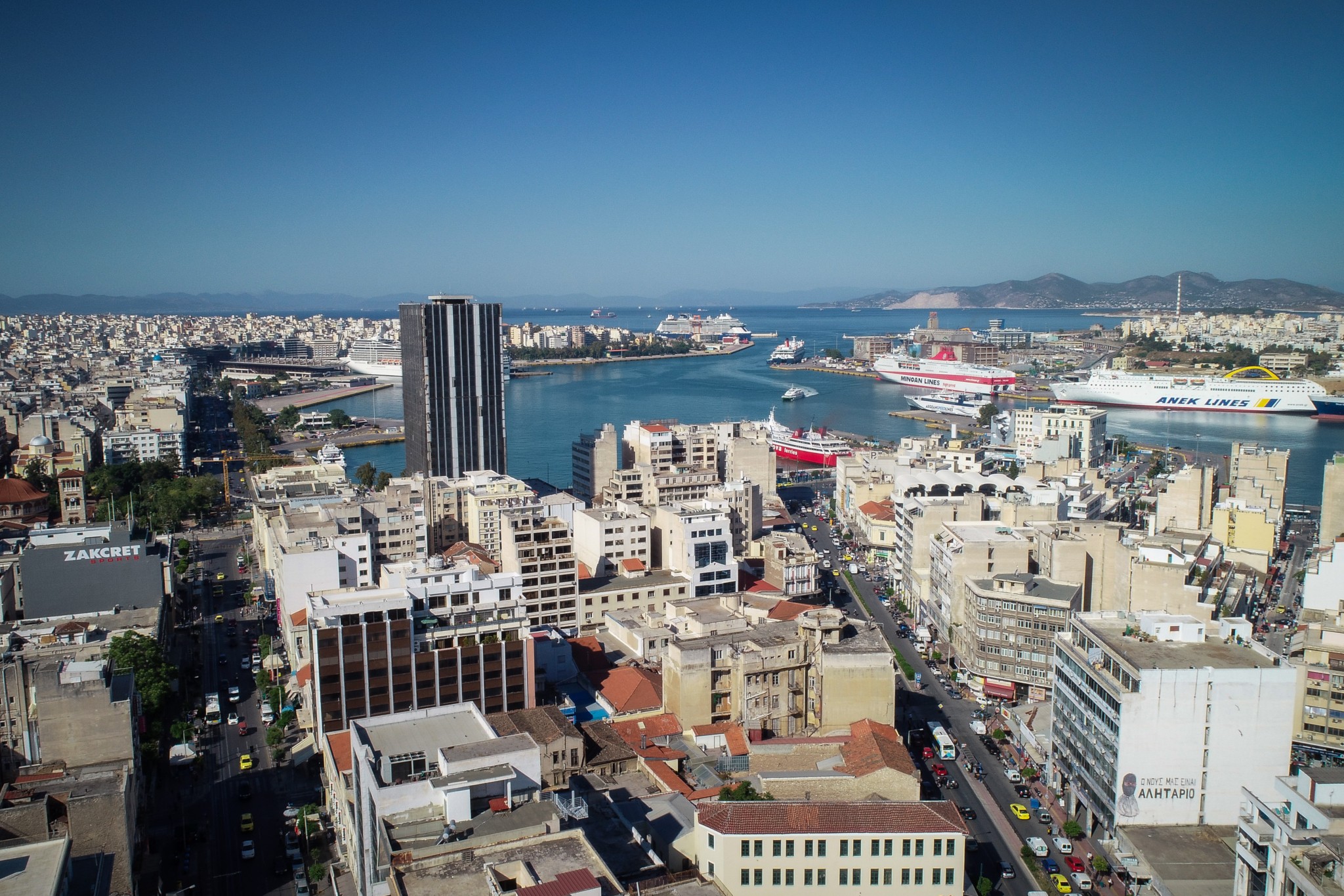 Πειραιάς: Καλπάζουν οι τιμές στα ακίνητα – Οι ακριβότερες και οι φθηνότερες περιοχές (γραφήματα)