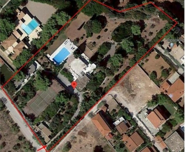 Οικογένεια Τσαντίλη: Βγαίνει στο σφυρί εξοχική κατοικία στην Αυλίδα (pics)