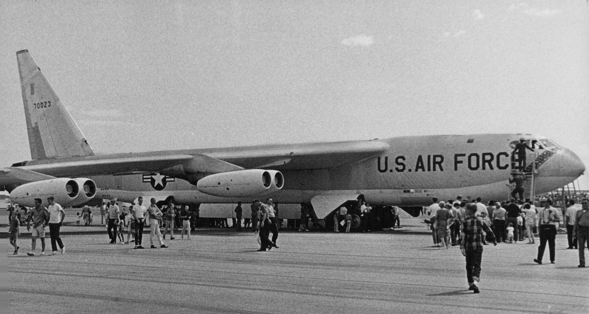 B-52: Το φοβερό βομβαρδιστικό που αψηφά τον χρόνο