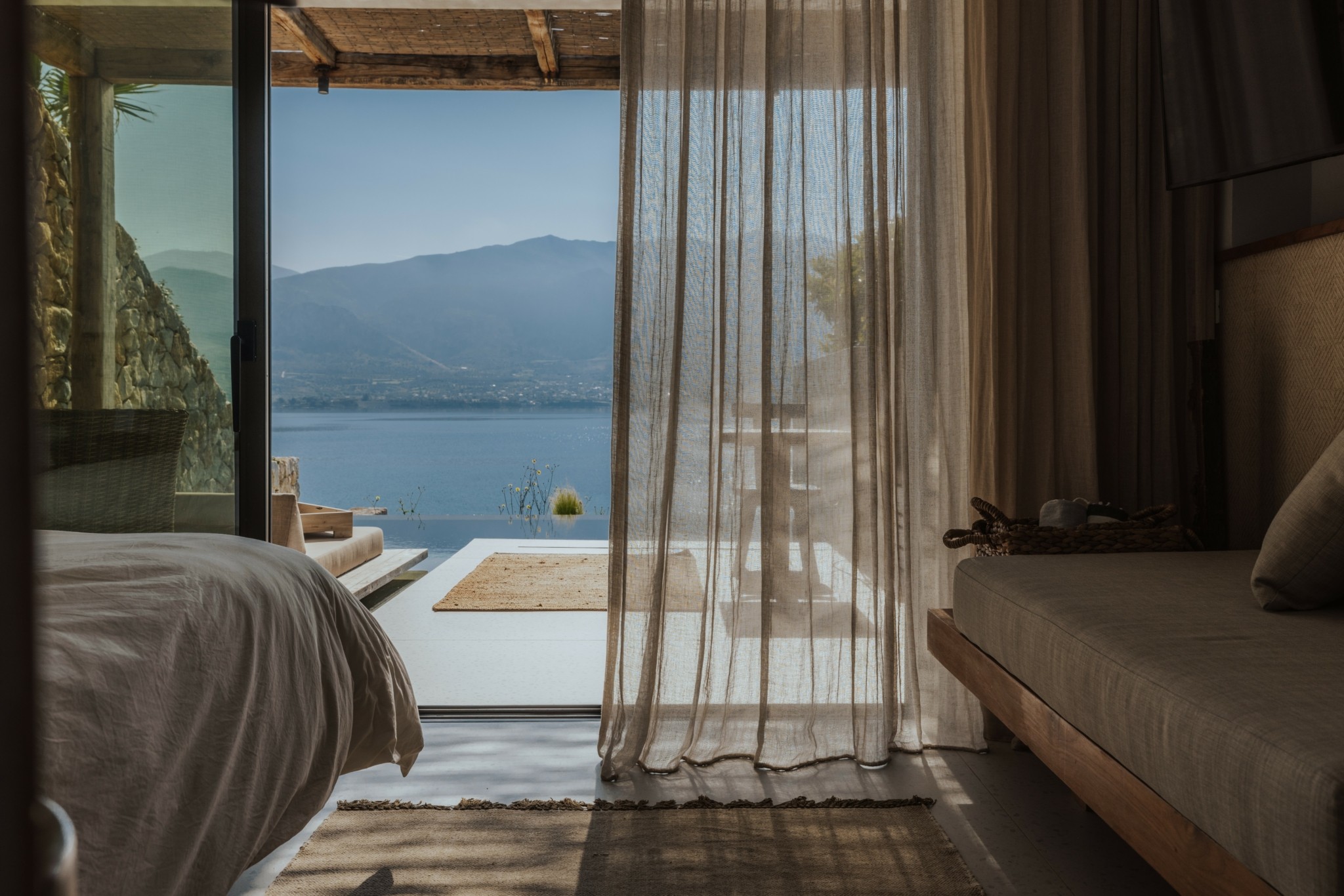 Πρώτο βραβείο για τις καλύτερες σουίτες του 2024 στο Amethyst Selene