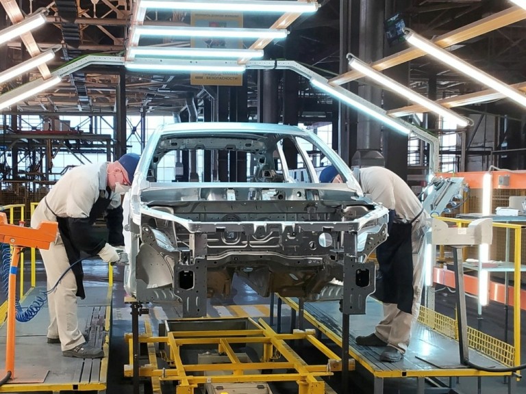 Οι ρωσικές αυτοκινητοβιομηχανίες αναζητούν τη στήριξη Κινέζων επενδυτών (πίνακες)