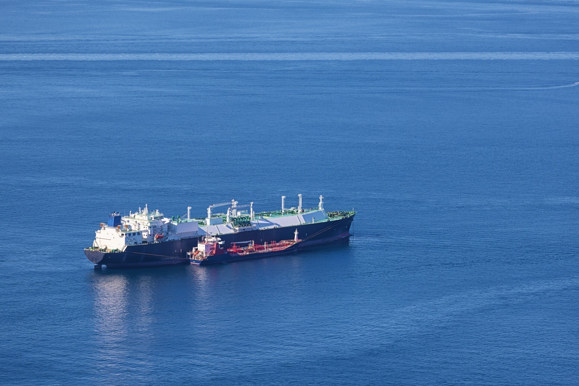 «Ορφανή» και παγιδευμένη σε τάνκερ παραμένει τεράστια ποσότητα ρωσικού ντίζελ (γράφημα)