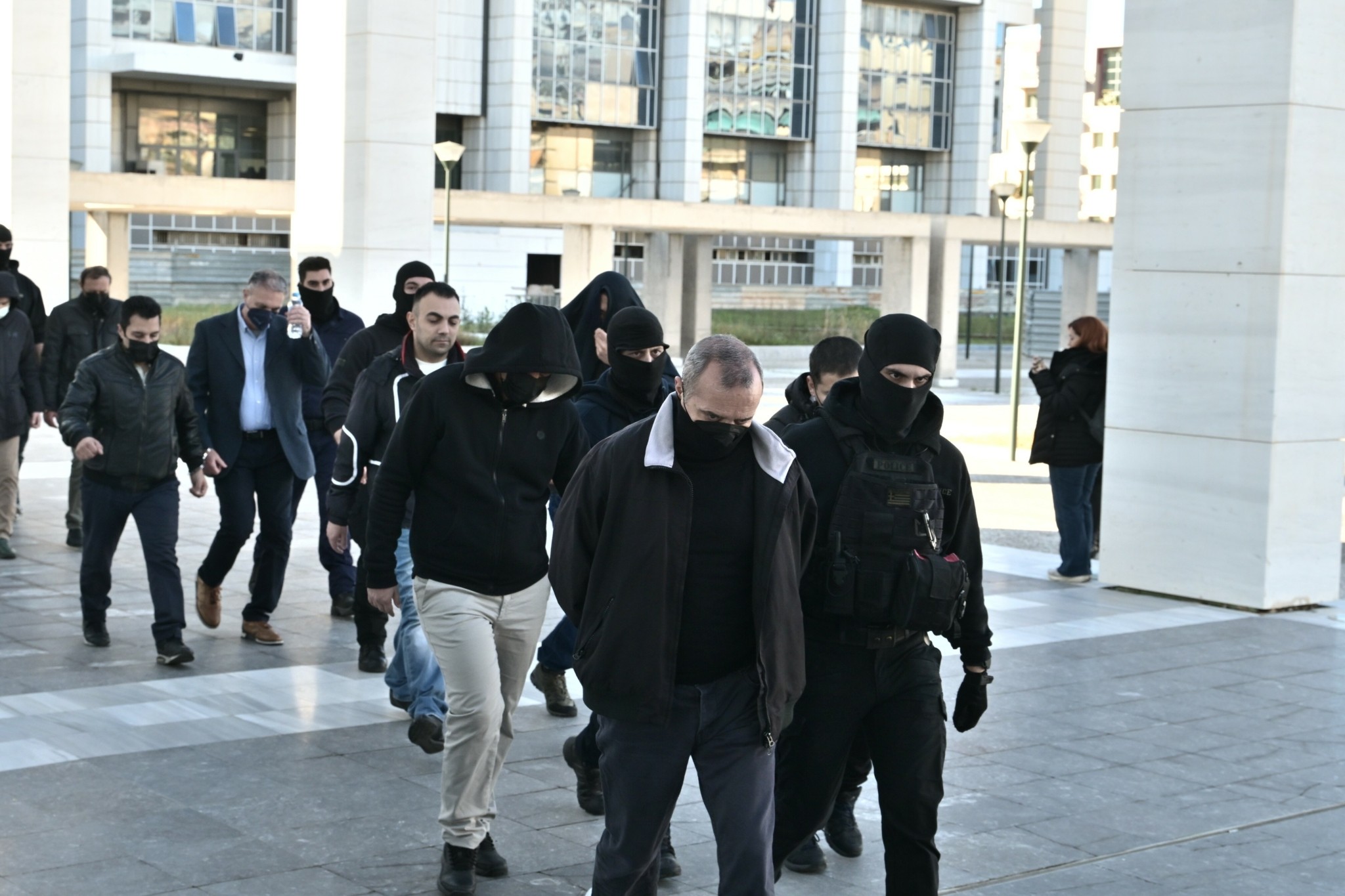 Βιασμός 12χρονης στον Κολωνό: Η εισαγγελέας προτείνει μη ενοχή για τον Ηλία Μίχο για την κατηγορία του βιασμού