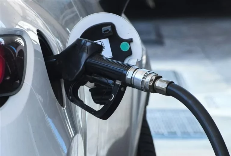 Καύσιμα: Ανεβαίνει η τιμή στη βενζίνη – Πού θα κυμανθεί το Πάσχα (vid)