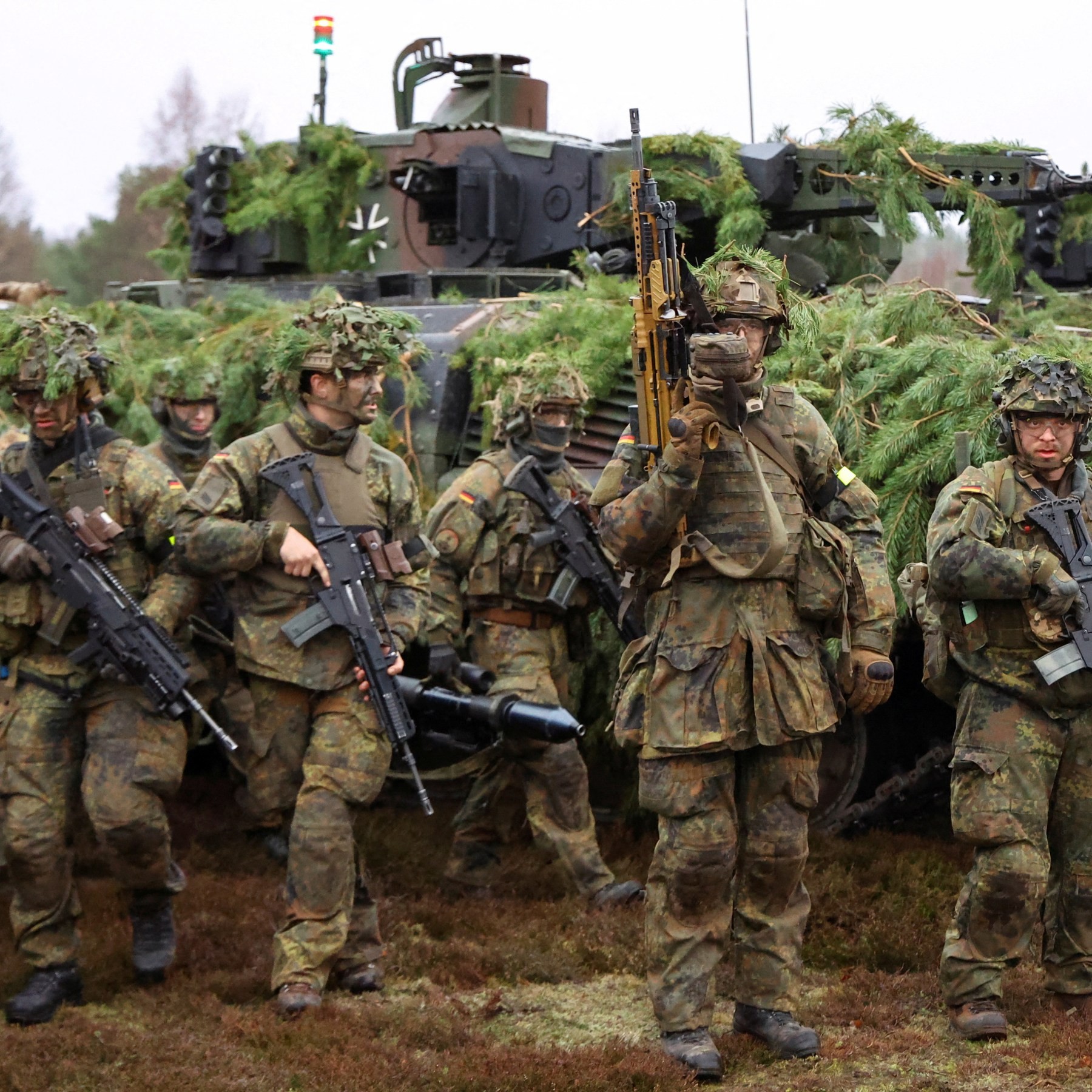 Η ρωσική απειλή τρομάζει το ΝΑΤΟ και η Δύση εξετάζει επιστράτευση ή εθνική θητεία