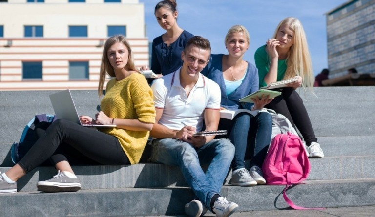 Πώς ο χρηματοοικονομικός αλφαβητισμός μας απαλλάσσει από το οικονομικό άγχος