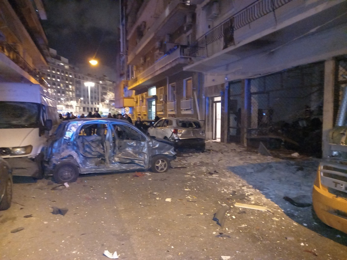 Καλλιθέα: Ισχυρή έκρηξη σε κάβα – Μεγάλες υλικές ζημιές (vid) (upd)