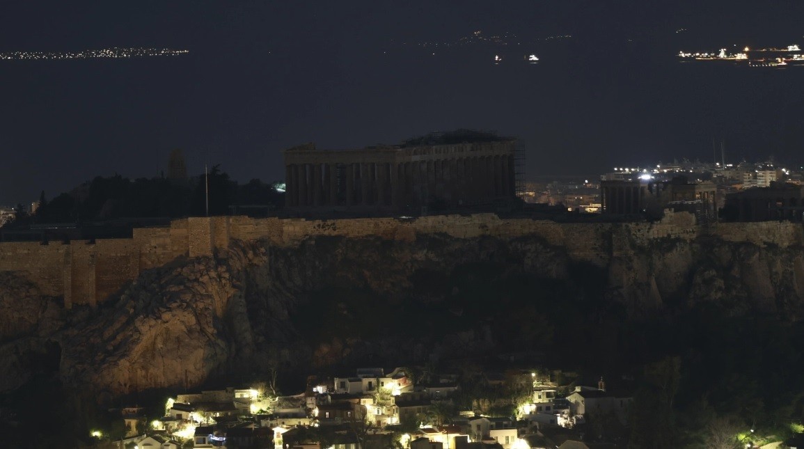 Ώρα της Γης: Έσβησαν τα φώτα σε Ακρόπολη και Βουλή για μια ώρα (pic)