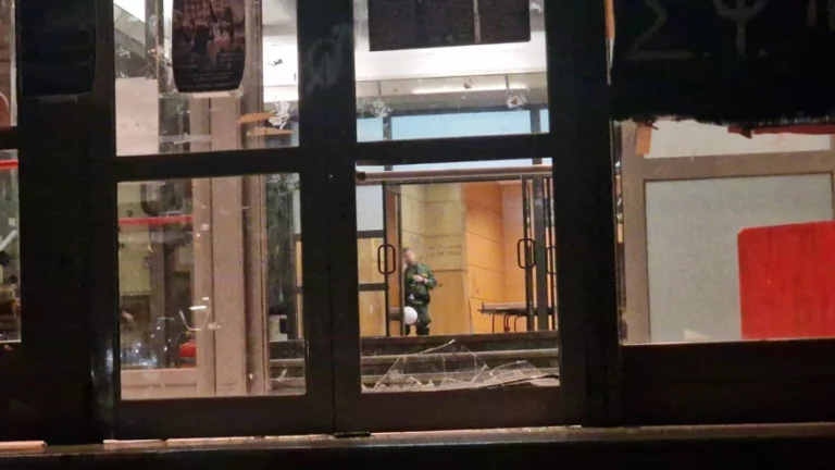 Παραμένουν αστυνομικές δυνάμεις στο Αριστοτέλειο Πανεπιστήμιο Θεσσαλονίκης