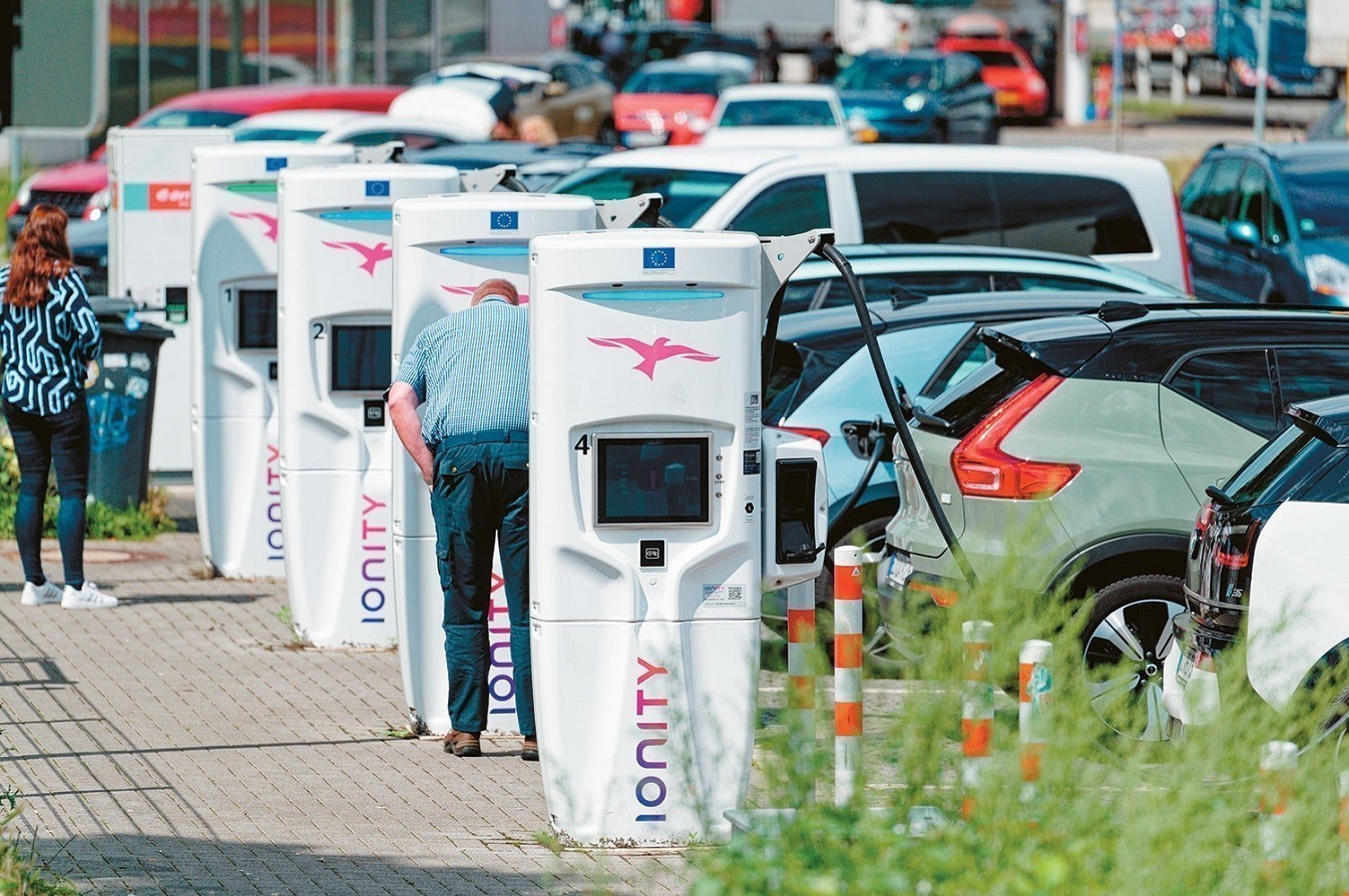 Κίνητρα για ηλεκτρικά αυτοκίνητα και φορτιστές