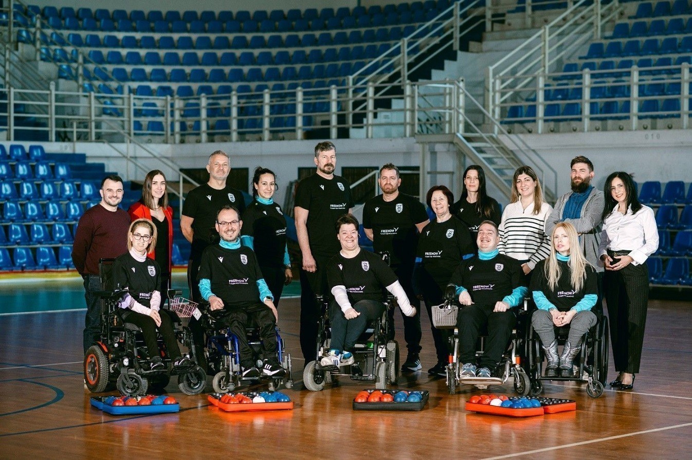 FREENOW: 20 τεχνολογικές υποτροφίες και αθλητικός εξοπλισμός σε φορείς που στηρίζουν τη συμπερίληψη