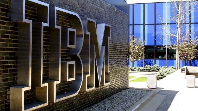 IBM: Γιατί κόβει θέσεις εργασίας από τα τμήματα μάρκετινγκ και επικοινωνίας